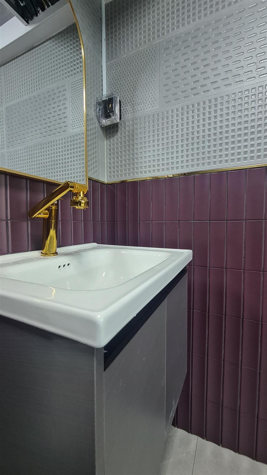 2024-03-18 Project - Custom vanity joinery and ambient vanity mirror